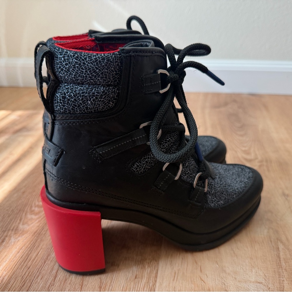 Sorel Black and Red Lace Up Women's Boots - Picture 3 of 6